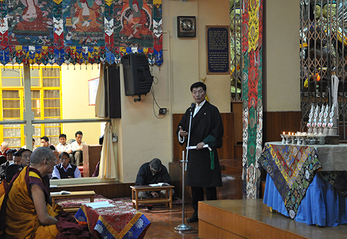 Sikyong Dr. Lobsang Sangay delivering the Kashag's condolence remarks at the prayer service, 22 April 2015.