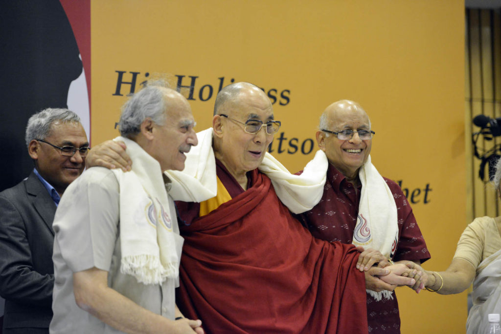 His Holiness the Dalai Lama Flanked by Arun Shourie and Lalit Mansingh at India International Centre. Photo @Lobsang Tsering / OHHDL 