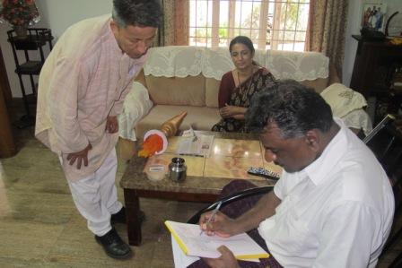 V Bhaskaran, captain of world cup winning hockey team, Padmashree and Arjuna recipient, signed the Tibet petition during the flame of truth relay in Chennai