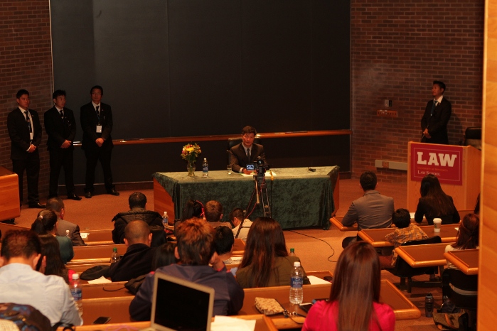UofM 2 - Sikyong spoke to 200 students mostly consisting of Chinese and Tibetans
