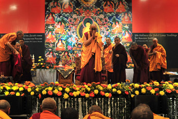 His Holiness the Dalai Lama greets the audience at the start of the first day of his four day teaching to Russian Buddhists in Delhi, India, on December 24, 2012. Photo/Yurkov Alex