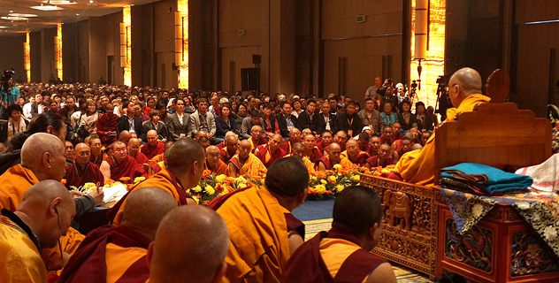His Holiness the Dalai Lama speaking during the first day of his four day teaching to Russian Buddhists in Delhi, India, on December 24, 2012. Photo/Jeremy Russell/OHHDL