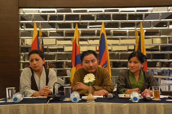 5 delegates at press conference