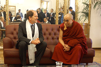 His Holiness the Dalai Lama meting with Autonomous Province of Trento President Alberto Pacher at the President's office in Trento, Italy, on April 11, 2013. Photo/Jeremy Russell/OHHDL