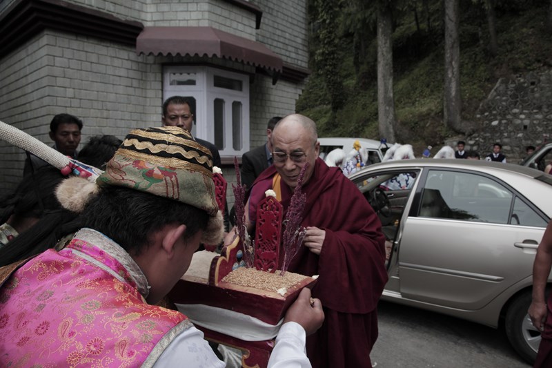 His Holiness the Dalai Lama being welcomed on his arrival for the CST school at Dalhousie in the northern Indian state of Himachal Pradesh on 27 April 2013/Photo/Sangjey Kyab