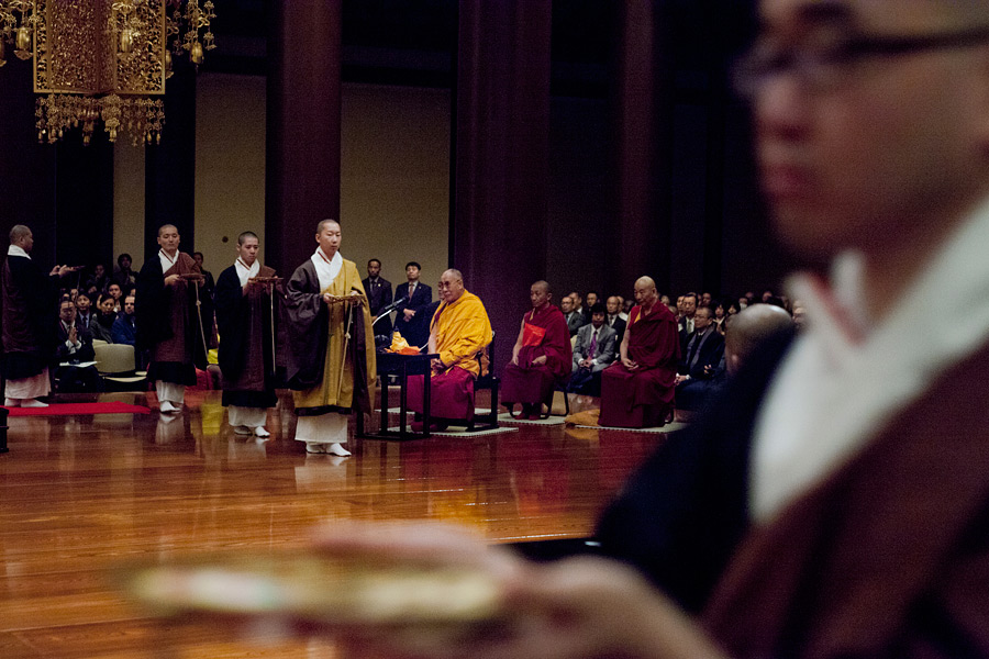 His Holiness the Dalai Lama observing prayers conducted at the Zojoji Temple in Tokyo, Japan on November 19, 2013. Photo/Office of Tibet, Japan