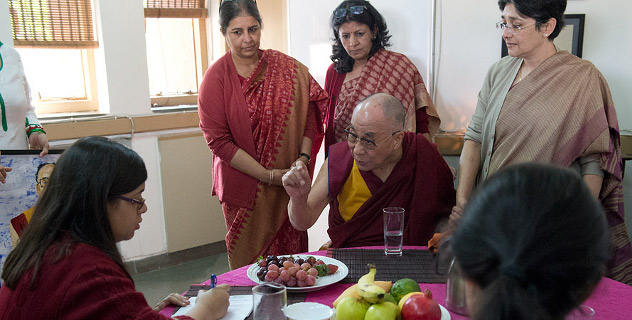 Students from the School Editorial Board interviewing His Holiness the Dalai Lama after his talk at Vasant Valley School in New Delhi, India on December 6, 2013. Photo/Tenzin Choejor/OHHDL
