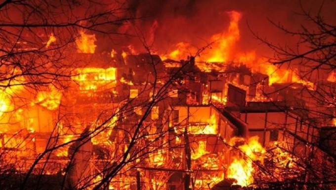 Gyalthang, also renamed Shangri La by the Chinese government to boost tourism in the region, engulfed in fire. (Xinhua.com)