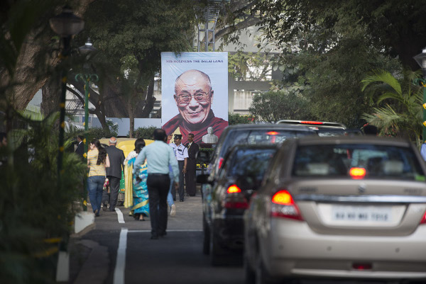 People arriving at Bishop Cotton School to attend the opening session of the Association of Heads of Anglo-Indian Schools in India's 92nd Annual Conference with His Holiness the Dalai Lama in Bangalore, India on January 5, 2014. Photo/Tenzin Choejor/OHHDL