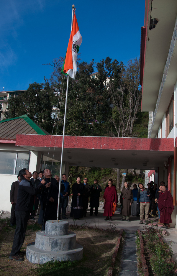 Kalon Pema Chhinjor hoisting the Indian national flag on behalf of Sikyong Dr Lobsang Sangay at the kashag secretariat, 26 January 2014.