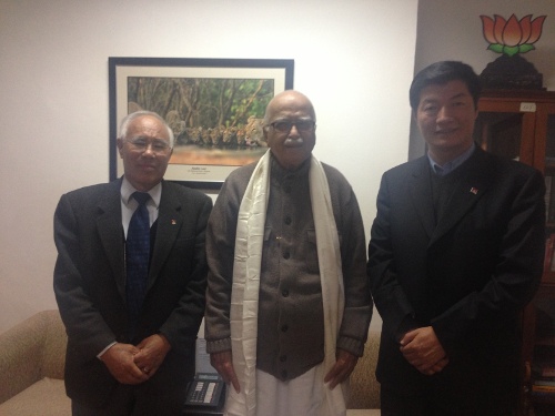 Shri L. K Advani with Sikyong Dr Lobsang Sangay (right) and Mr Tempa Tsering, Representative of His Holiness the Dalai Lama in New Delhi.