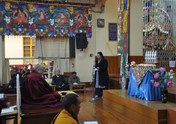 Kalon Dolma Gyari addressing the prayer service at the main temple in Dharamsala on 21 February 2014/DIIR photo/Tenzin Phende
