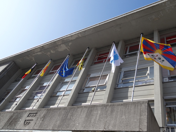 Tibetan flag flying from a town hall in Brussels on the 55th Tibetan National Uprising Day on 10 March 2014/Photo/OoT