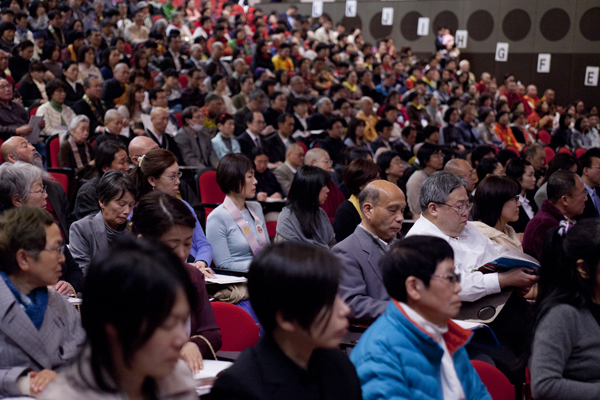 A view of members of the audience listening to His Holiness the Dalai Lama's teaching at Koyasan University in Koyasan, Japan, on 13 April 2014/Photo/Office of Tibet