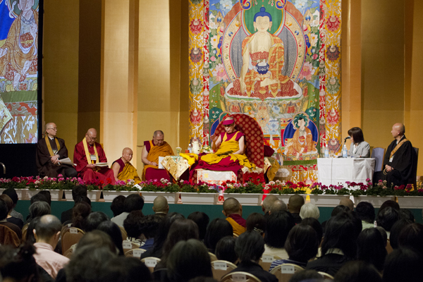 His Holiness the Dalai Lama giving a day-long teaching in Tokyo, Japan, on 17 April 2014/Photo/Office of Tibet