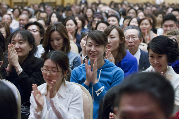 Members of the audience listen to His Holiness the Dalai Lama's teaching in Tokyo, Japan, on 17 April 2014/Photo/Office of Tibet