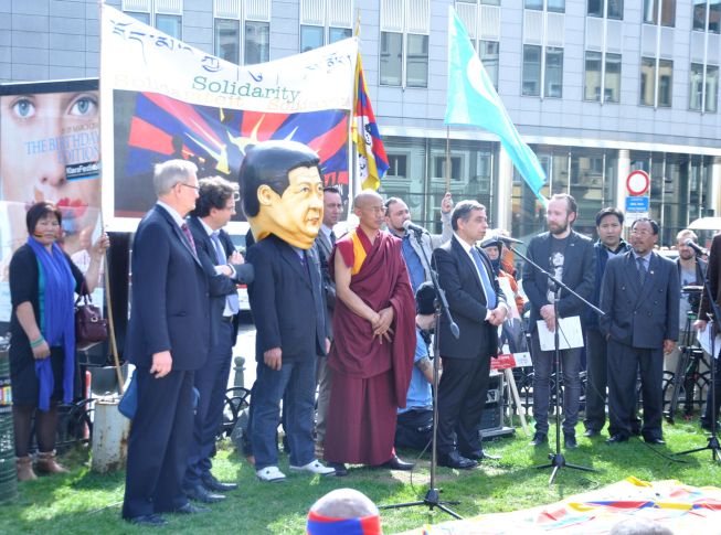 Mr Henri Malosse speaks at a demonstration for human rights in China in Brussels on 31 March 2013/Photo/EESC