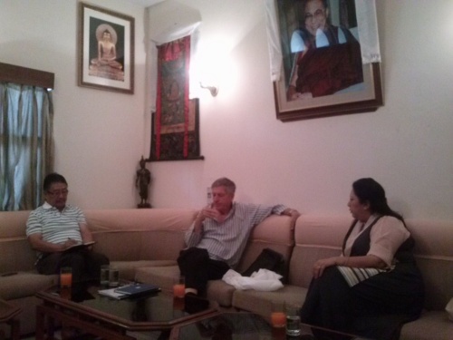 Home Secretary Khorlatsang Sonam Topgyal (left), Mr Moti Harari (centre) and Home Kalon Dolma Gyari at the meeting on 26 June 2014 at New Delhi.