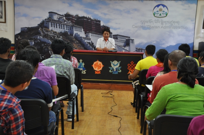 Secretary Tashi Phuntsok of Department of Information and International Relations speaking to students of Gurukul programme today, 3 June 2014. (DIIR Photo)