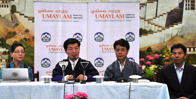 Tibetan political leader Dr. Lobsang Sangay addressing a press conference to launch the Middle Way Approach campaign for seeking genuine autonomy for the Tibetan people through dialogue with China, in Dharamshala, India, on 5 June 2014/DIIR photo