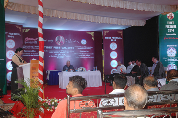 Kalon Dolma Gyari addressing the Tibet Festival in Bangalore