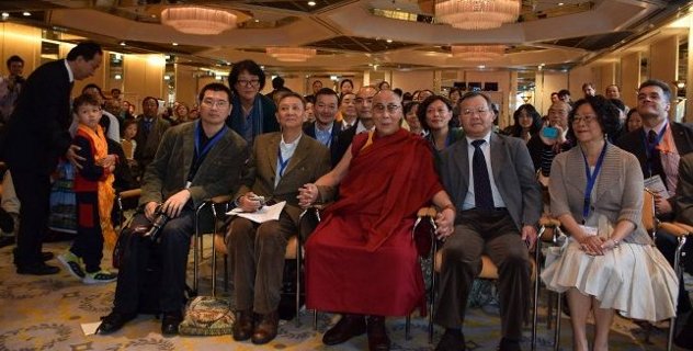 His Holiness the Dalai Lama with a group of Chinese intellectuals at the SIno-Tibetan conference in Hamburg, Germany.