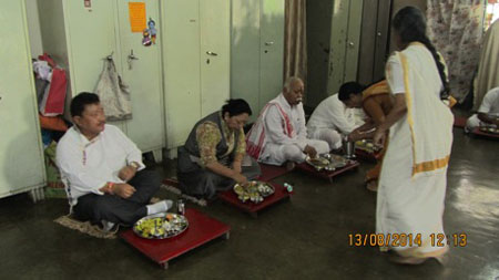 Kalon Dolma Gyari and Tibetan Settlement Officer of Norgyeling Settlement during a lunch with RSS chief Mohan Baghawat in Nagpur