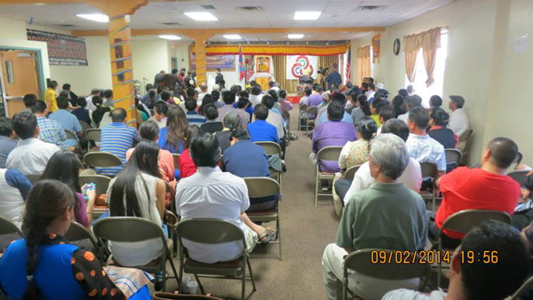 Tibetans listen to a public talk by Kalon Tsering Dhundup in Minnesota, US, on 2 Sept. 2014/Photo/OoT