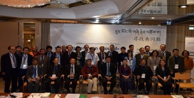 Sikyong Dr. Lobsang Sangay and Kalon Dicki Chhoyang with Chinese and Tibetan participants of the Sino-Tibetan conference at Hamburg, Germany.