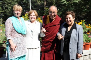 DLO_2123_dalai-three-laureates-300x199