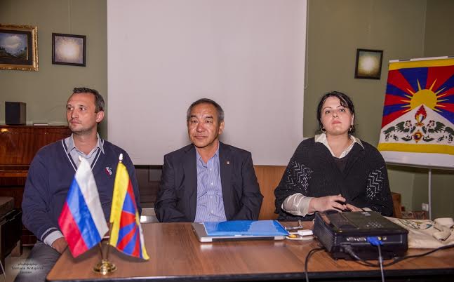 His Holiness the Dalai Lama's Representative Dr. Nawang Rabgyal (C) and Vice-President of Moscow-based Tibet House, Mrs. Nadya Berkengeym, (R) at the 54th Tibetan Democracy Day celebrations in Moscow on 2 Sept. 2014