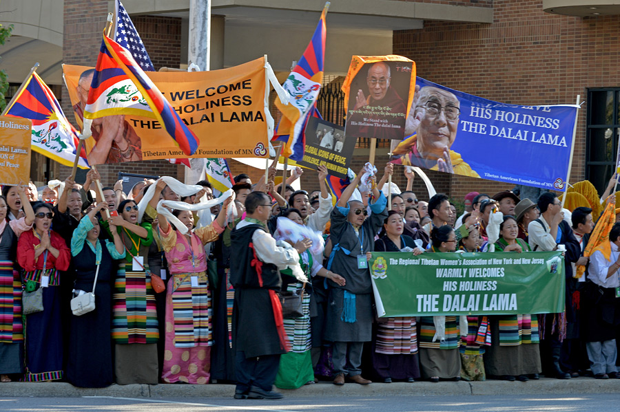 Supporters of His Holiness the Dalai Lama gathered outside the 16th Street Baptist Church during his visit in Birmingham, Alabama, USA on October 25, 2014. Photo/Sonam Zoksang