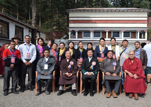 Staff and administrators of Tibet Charity with Sikyong Dr.Lobsang Sangay, Speaker Penpa Tsering, Lakhar Rinpoche and Deputy Speaker Khenpo Sonam Tenphel.