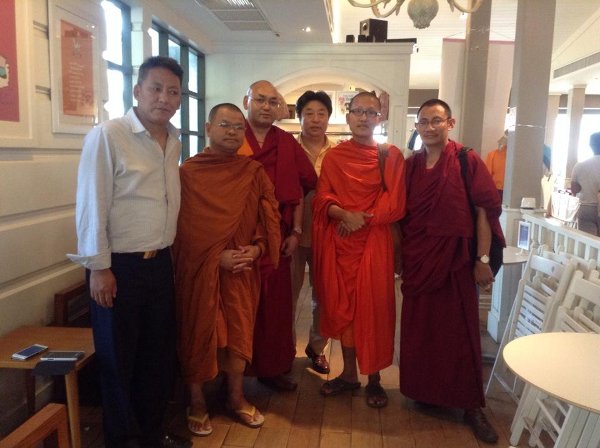The Tibetan delegation with a group of Thai Buddhist monks.