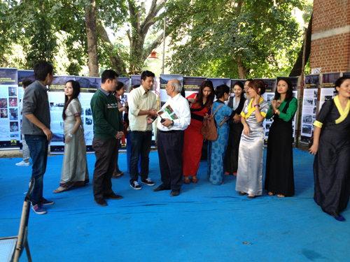 Tibet Museum officials with the chief guest at the exhibition.