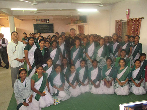 Speaker Penpa Tsering with Indian students.