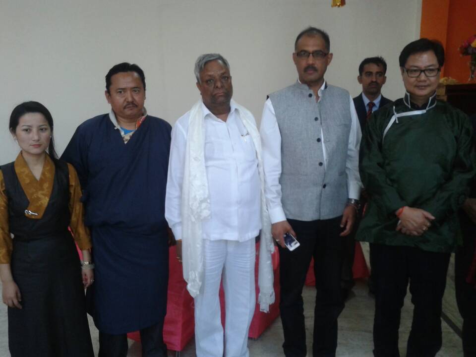 The dignitaries with the staff of Samyeling Tibetan settlement office.