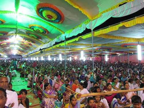 The gathering of public at the convention.
