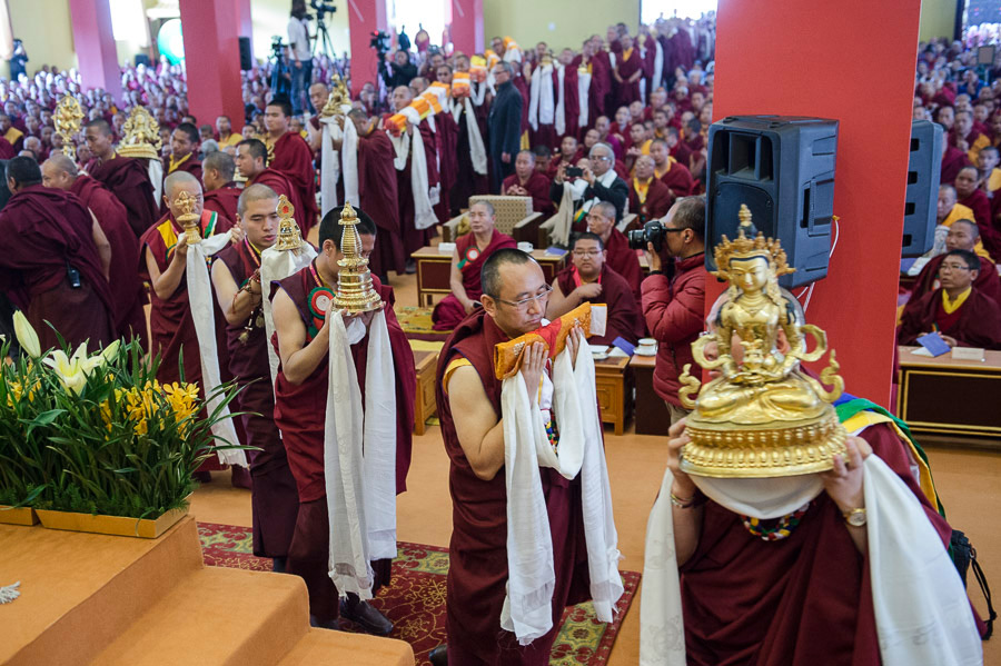 Situ Rinpoche Offers Long Life Prayers to His Holiness the Dalai Lama ...
