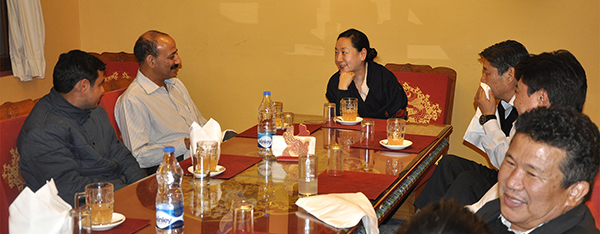 DIIR Kalon Dicki Chhoyang conversing with Mr. Ajay Prashar, Deputy Director, PRD, at the dinner, 23 March 2015.