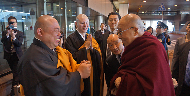 His Holiness the Dalai Lama being welcomed by priests of the Soto Zen tradition and greeted by several old friends on April 2, 2015. Photo/Jeremy Russell/OHHDL