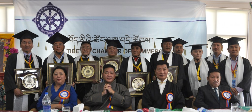 TCC members with the chief guests of the occasion. 