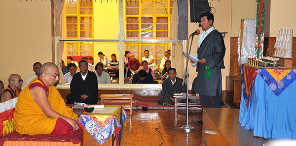 Sikyong Dr. Lobsang Sangay delivering his condolence remarks at the prayer service, 27 May 2015.