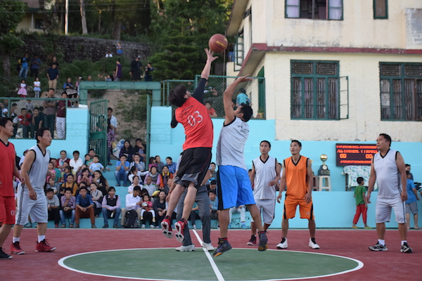 The men's exhibition match in progress.