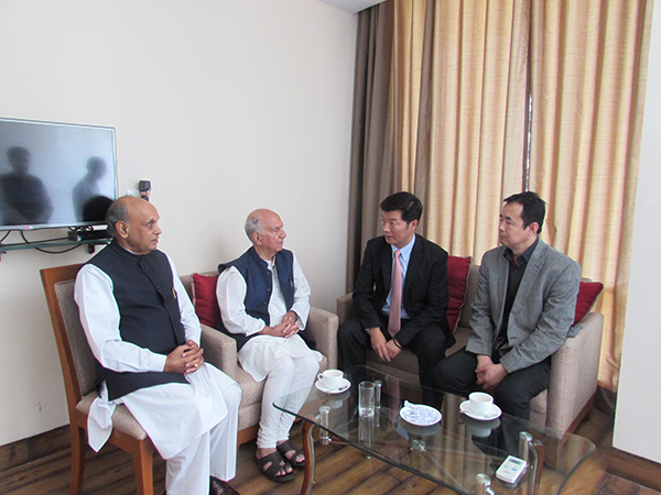 Sikyong Dr. Lobsang Sangay and Health Kalon Dr. Tsering Wangchuk with Shri. P.K Dhumal, former chief Minister of Himachal Pradesh.
