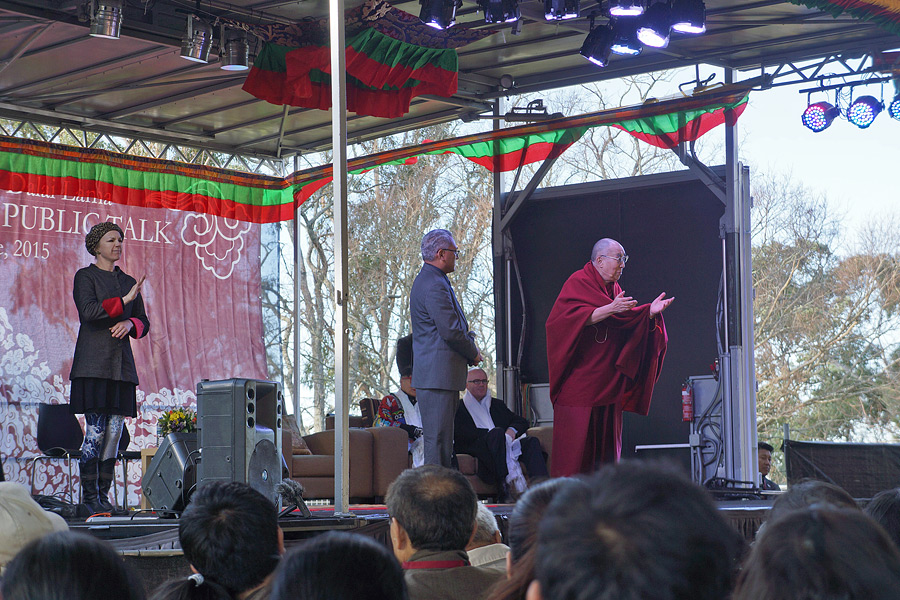 His Holiness the Dalai Lama speaking at Katoomba Public School in Leura, NSW, Australia on June 8, 2015. Photo/Jeremy Russell/OHHDL