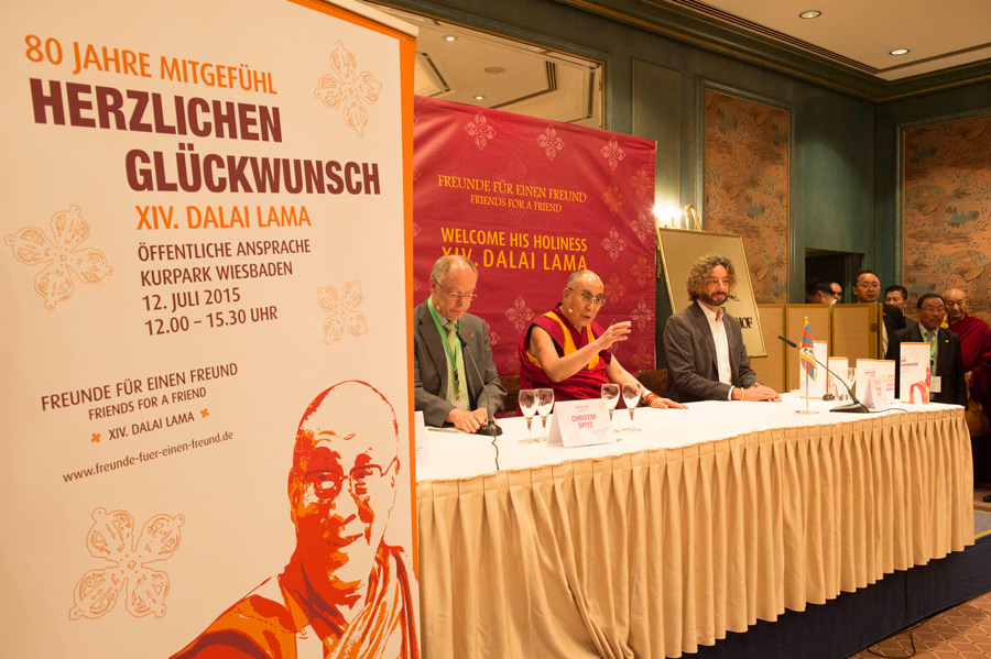 His Holiness the Dalai Lama speaking with members of the press in Wiesbaden, Hessen, Germany on July 12, 2015. Photo/Manuel Bauer