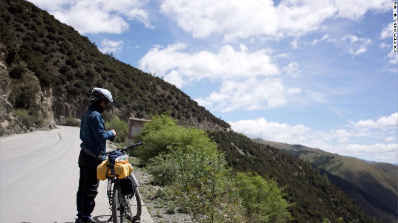 Chen Jianliang biked across Tibet in 2012.