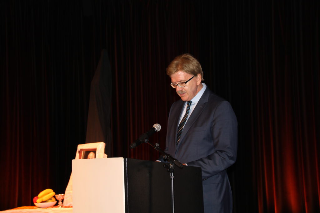 Mr. Thomas Mann, Chair of the Tibet Interest Group in the European Parliament, addressing the guest.