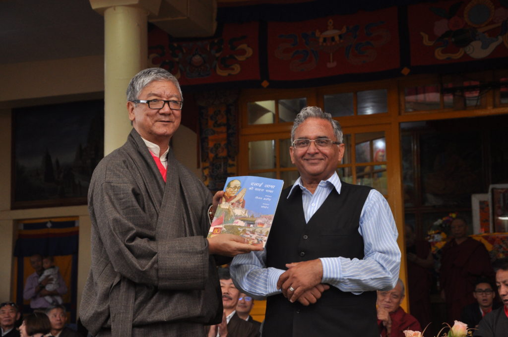 Chief Justice Commissioner Mr Kargyu Dhondup inaugurating the launch of the Hindi version of Vijay Kranti's comic book, Dalai Lama - Soldier of Peace,